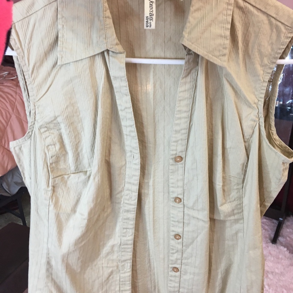 🎈 $5 in bundle - Cream sleeveless St. John’s Bay